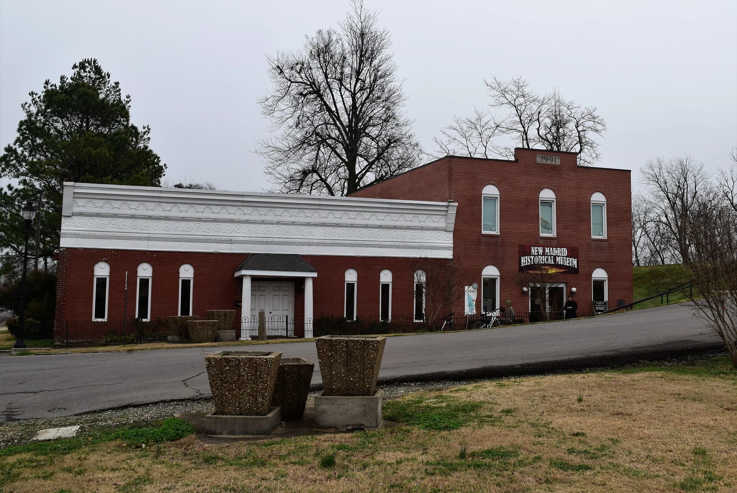 The brick New Madrid Historical Museum near the levee